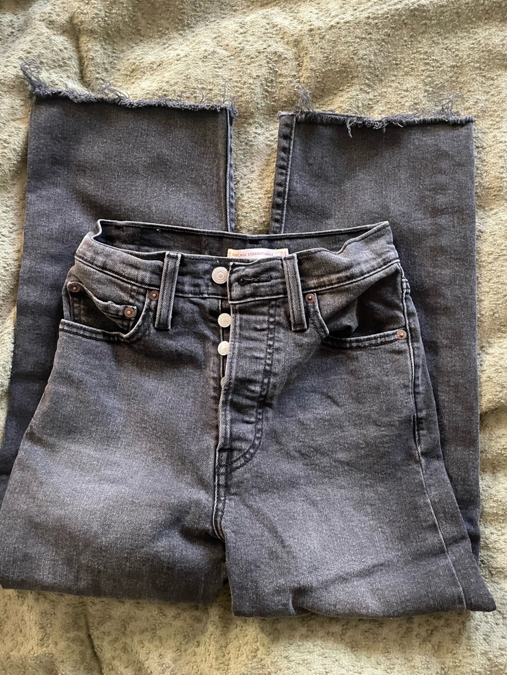 Levi’s | Ribcage High-Rise Grey Straight-ankle crop Jeans